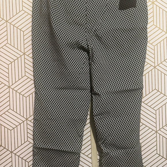 NWT Rafaella Black & White Print Stretch Pants – Size 10 - Picture 1 of 6